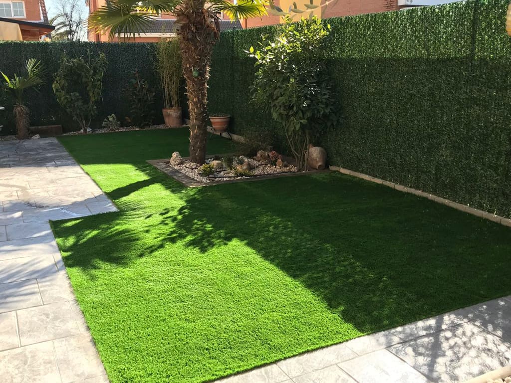 Ocultación para jardín con seto artificial